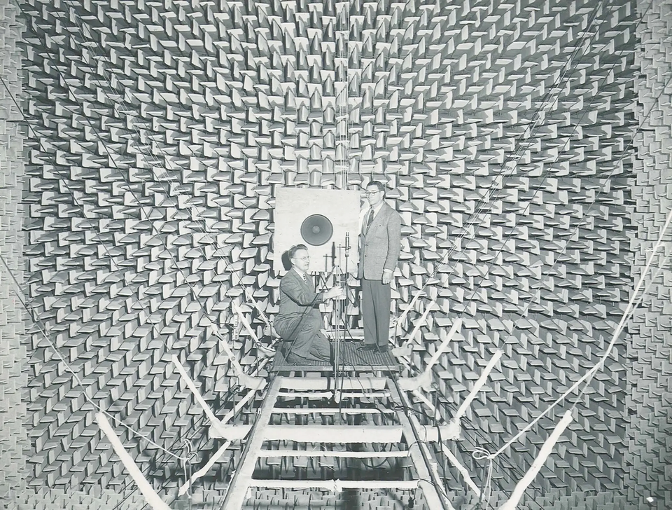 The scientists Edward R. Myrbeck and Arthur A. Janszen testing a loudspeaker in Harvard’s anechoic chamber